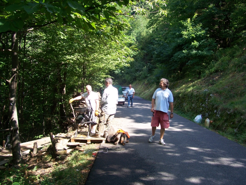  Image name: Persone087.jpg 
 width: 800 pixel 
 height: 601 pixel 
 Size: 527519 bytes 
 Click to enlarge 